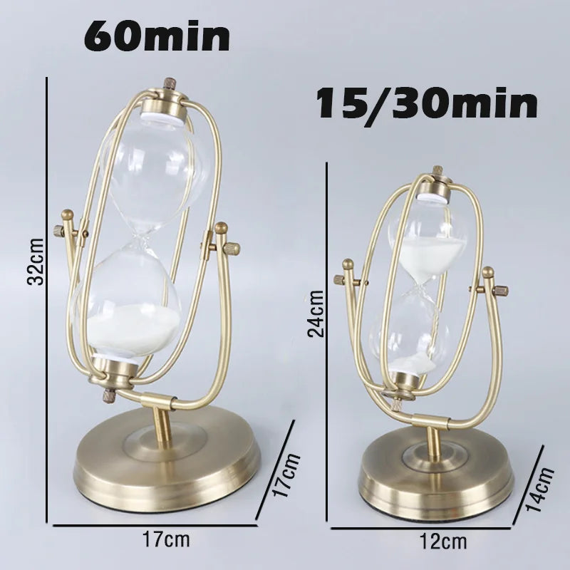 Tidløs elegance – vintage timeglas med klassisk stel til indretning