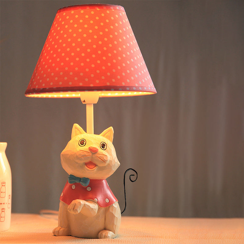 Pawsome – Sød kegleformet bordlampe