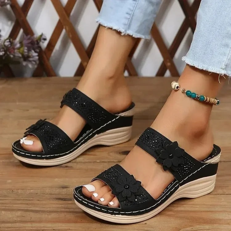 Bella - Elegante blomstrede sandaler
