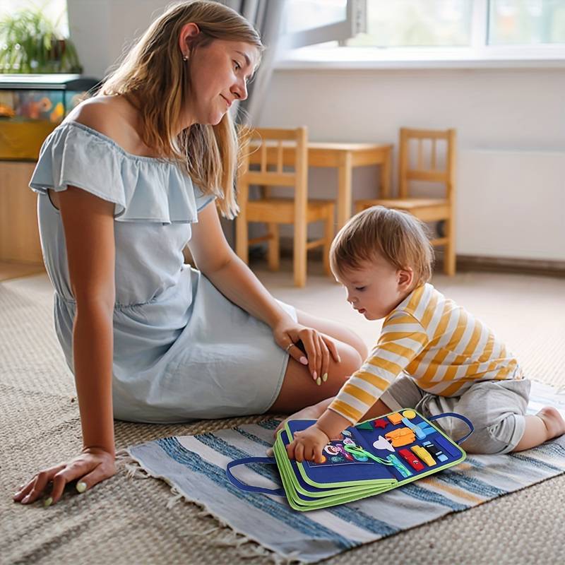 Engagerende Montessori-aktivitetsbog til småbørn – Øv finmotorik med snørebånd, trykknapper og spænder