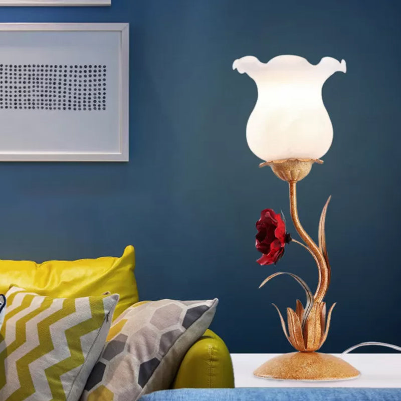Florvia – Haveinspireret bordlampe i frostet glas