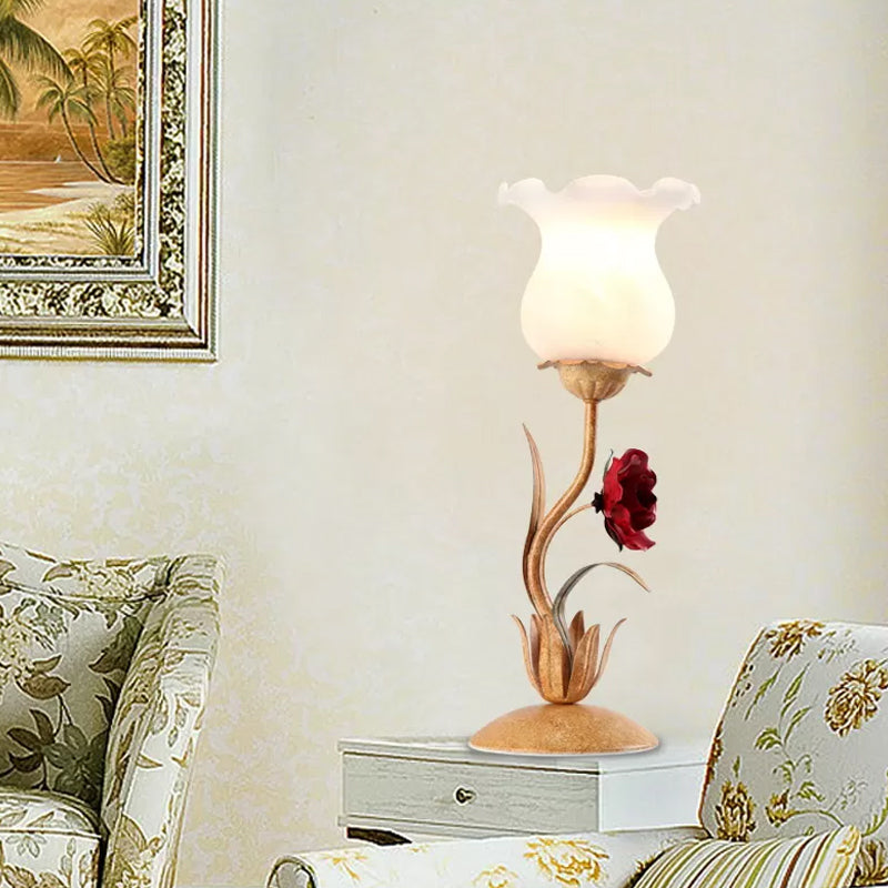 Florvia – Haveinspireret bordlampe i frostet glas