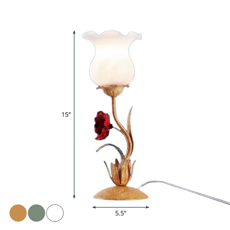 Florvia – Haveinspireret bordlampe i frostet glas
