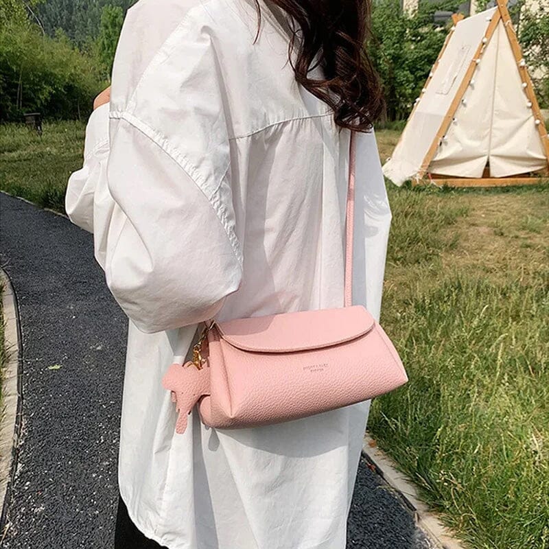 Lacey - Stilfuld crossbody-taske med elefantvedhæng