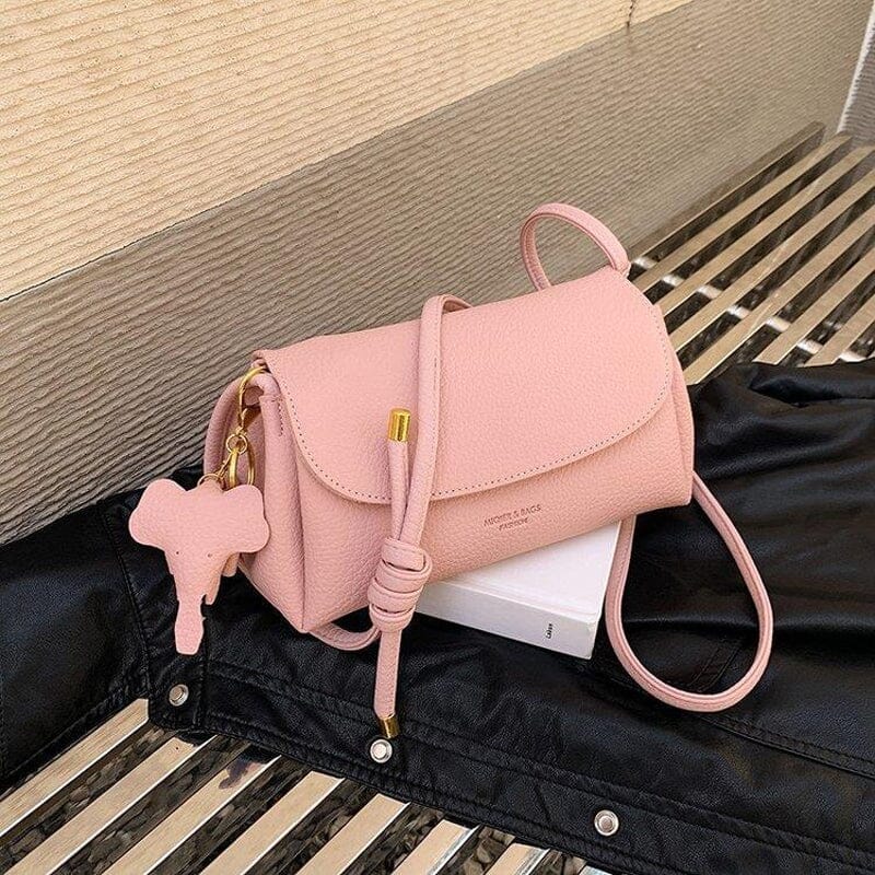 Lacey - Stilfuld crossbody-taske med elefantvedhæng
