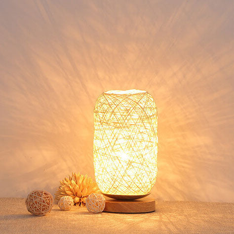 Dæmpbar og dekorativ rattankugle LED bordlampe