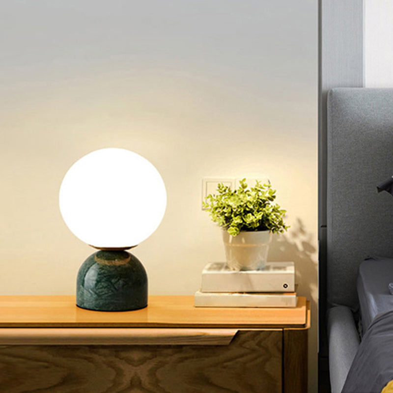 Lunora | Nordisk Frosted Glas Kuglelampe