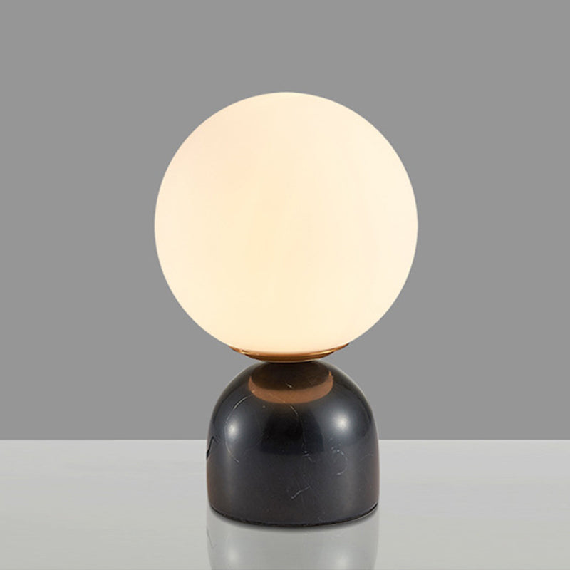 Lunora | Nordisk Frosted Glas Kuglelampe