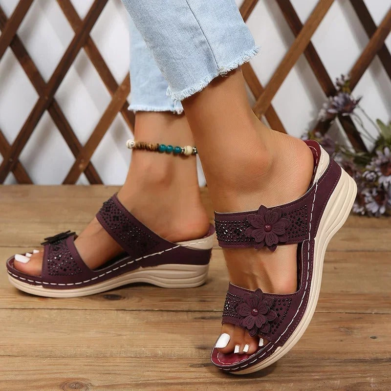 Bella - Elegante blomstrede sandaler