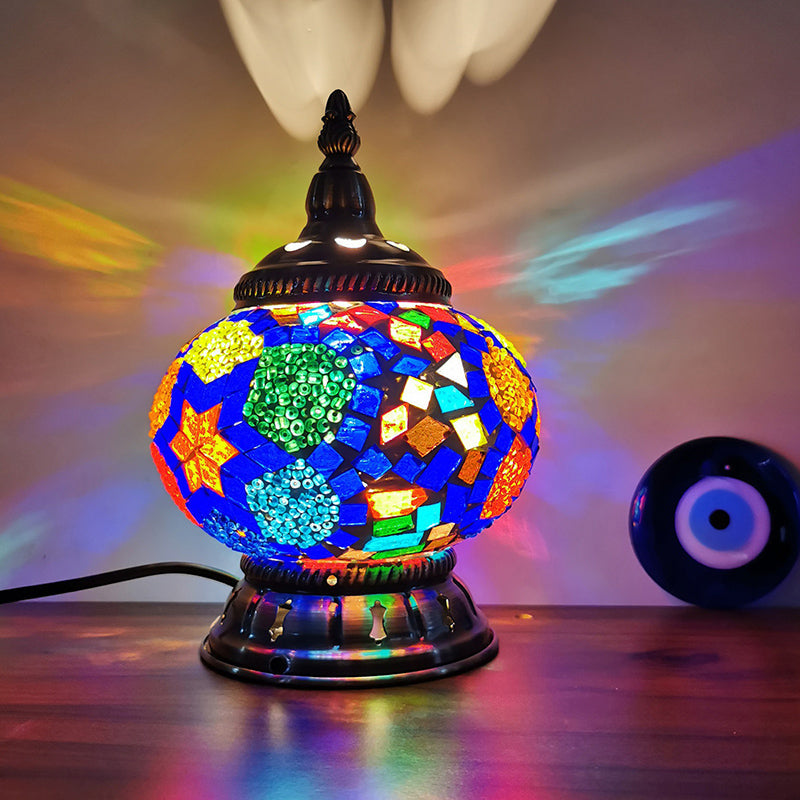 Globerra – Indviklet Globe-farvet glaslampe