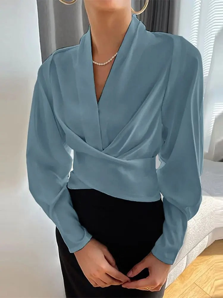 Julie - Elegant lange pufærmer med V-hals top