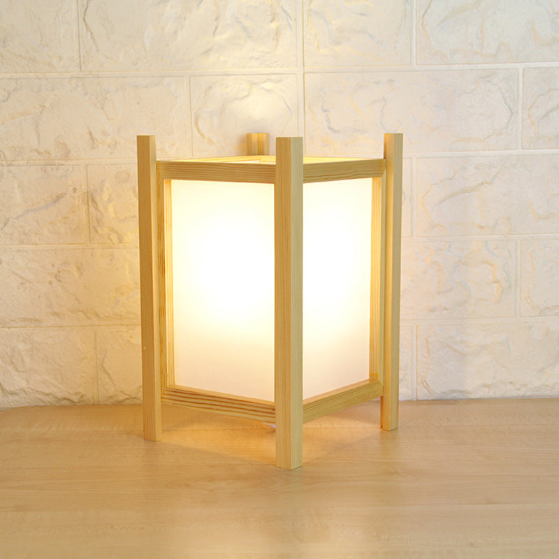 Woodelle – Moderne bordlampe med charme i naturligt træ