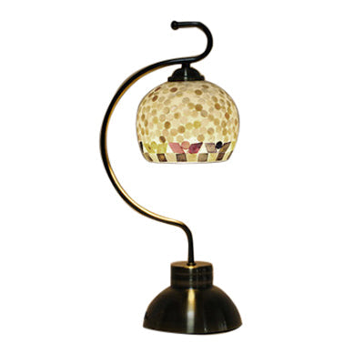 Glasstel – Elegant globusformet bordlampe med muslingemønster