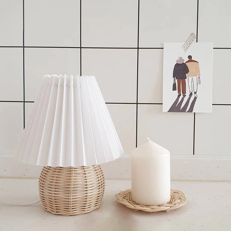 Bambrella - Minimalistisk Natlampe i rattan