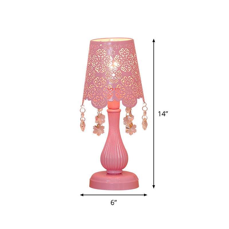 Crystallum – Elegant udskæringskegle natlampe