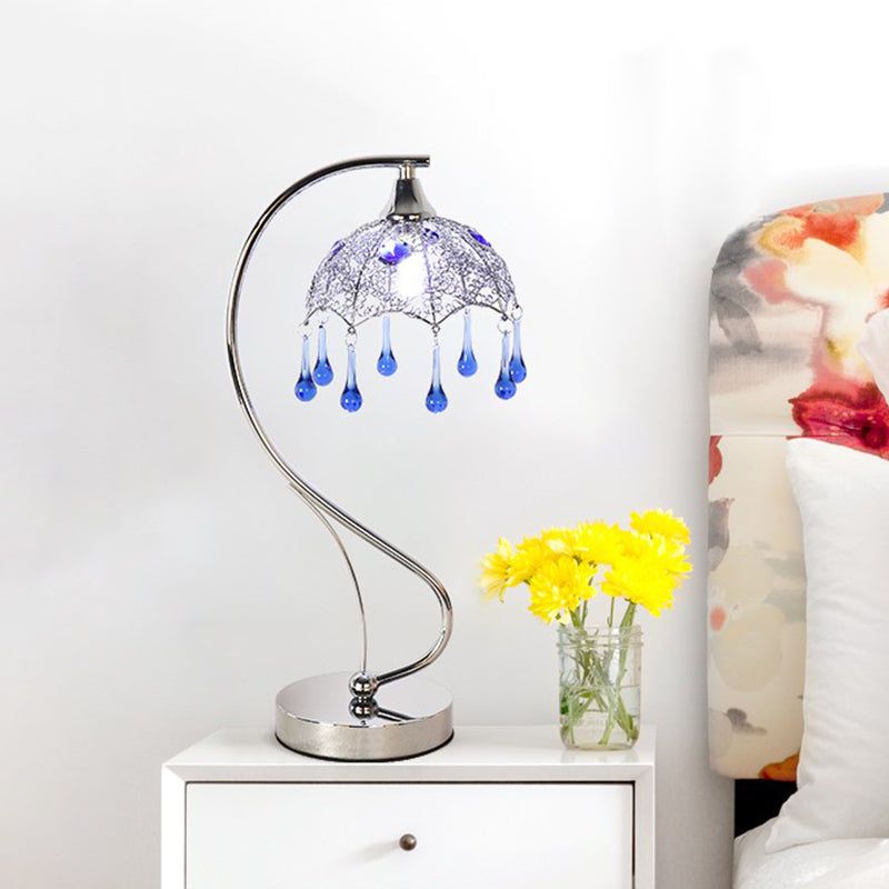 Aqualume – Moderne paraplylampe med blåt glasdråbeaccent
