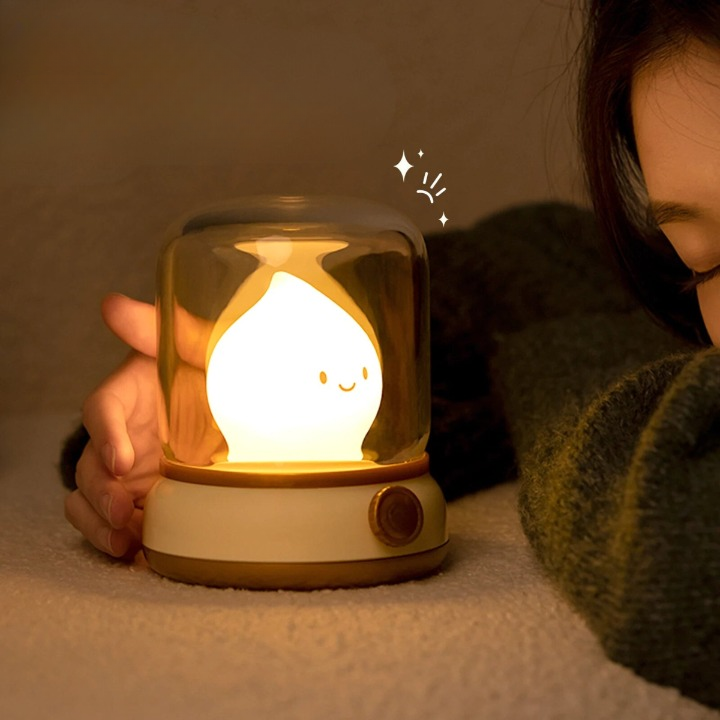 FlameFlicker - Mini genopladelig bordlampe med glød