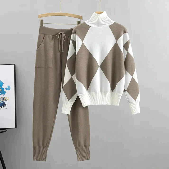 Vera - Moderigtigt sweater og buksesæt