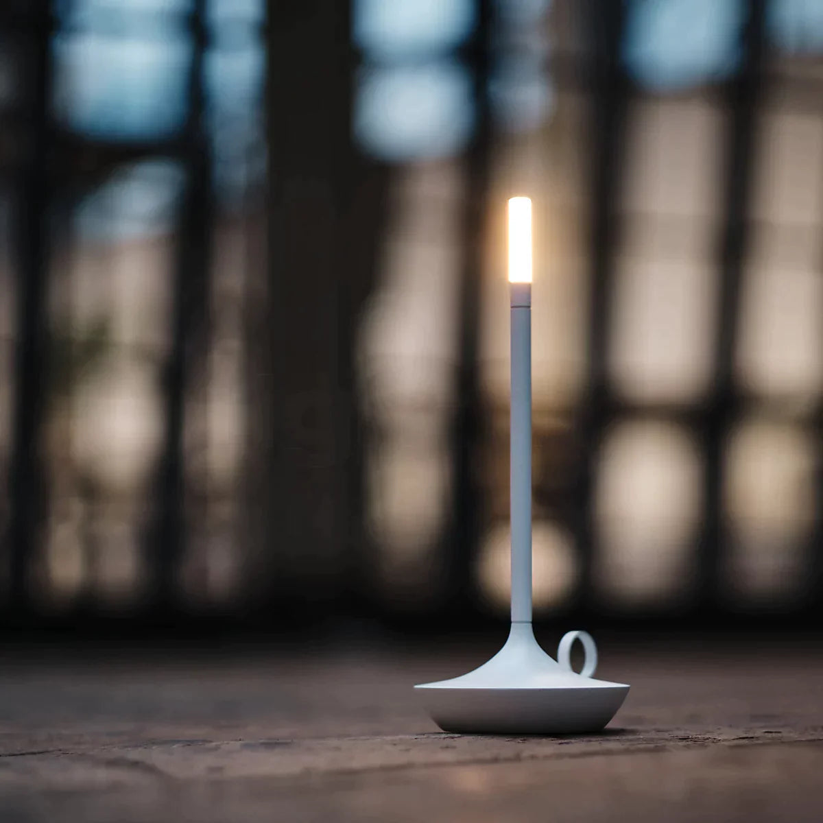 NovaGlow - Glimrende bordlampe