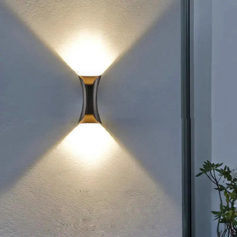 Luno - Buet LED udendørs væglampe