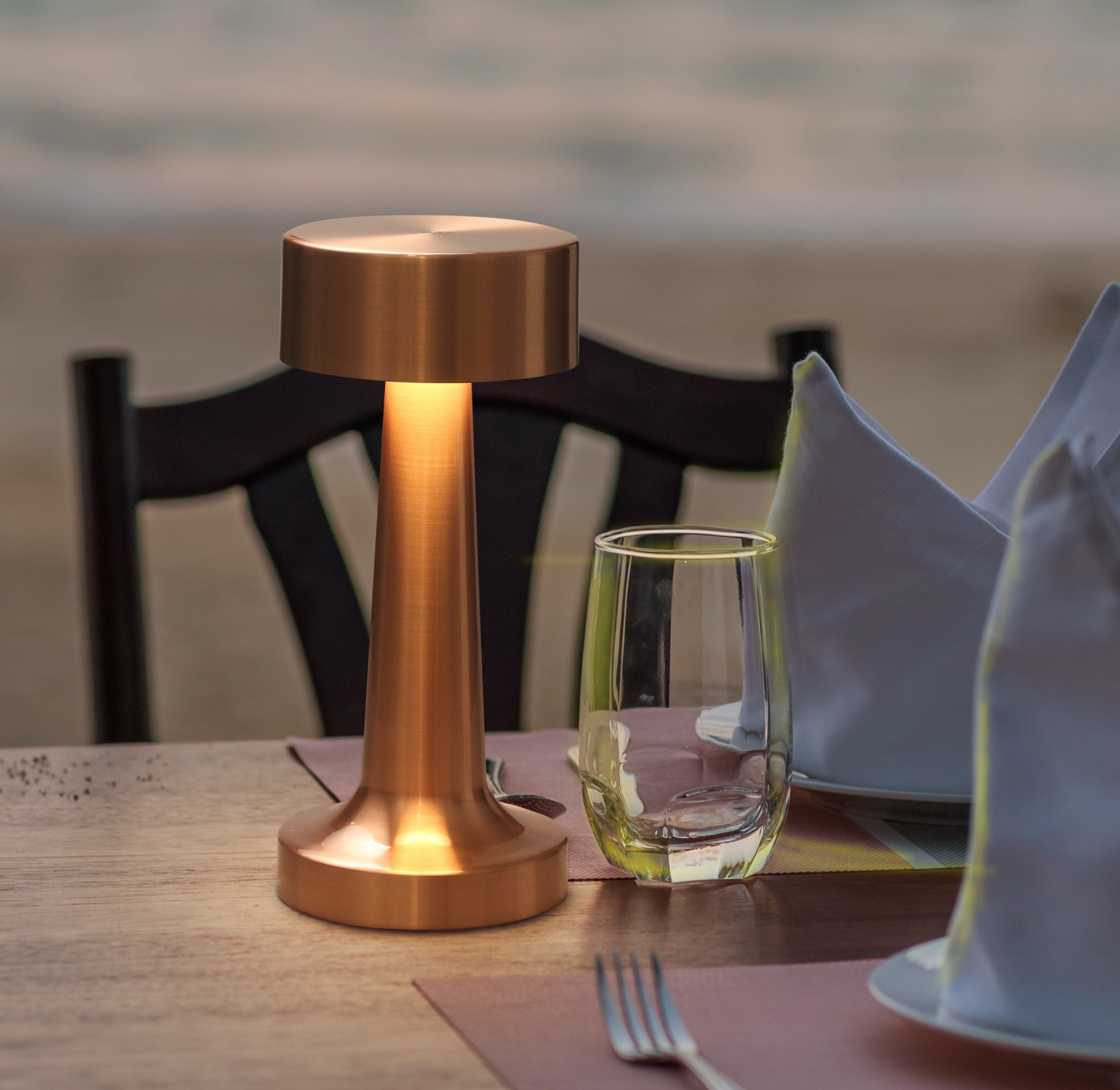 Lumaver | Elegant LED trådløs bordlampe - kobberfinish