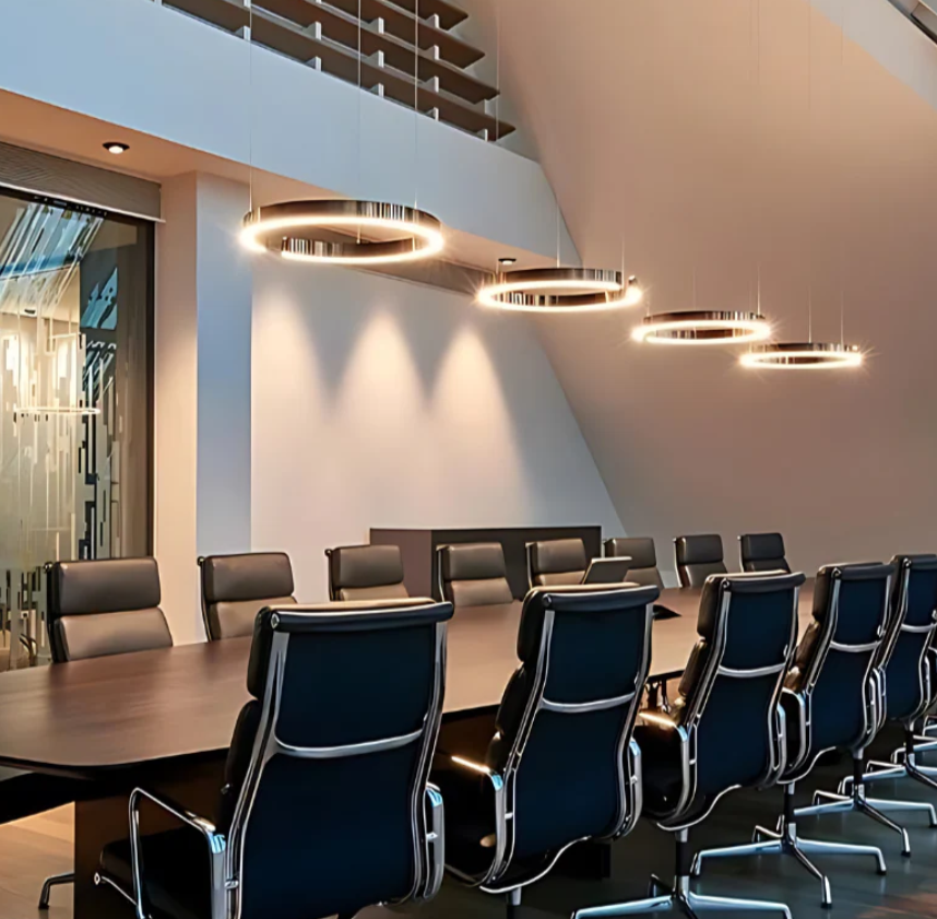 LumeVerse | Elegant justerbar loftslampe