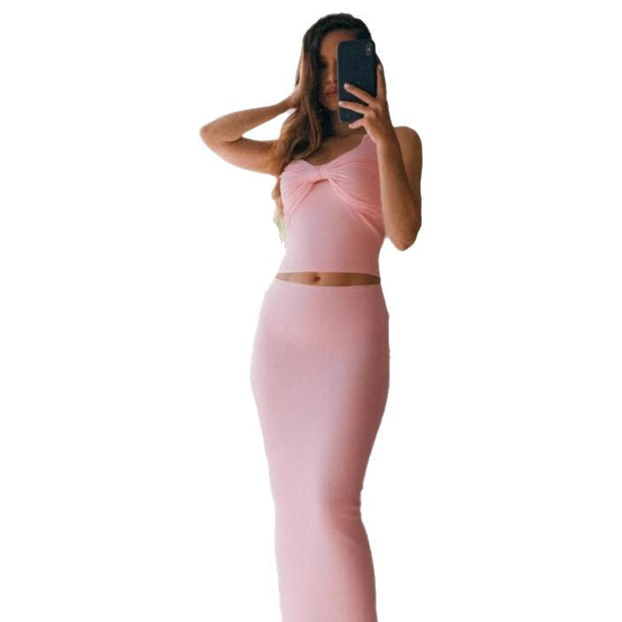 Mirela - Elegant slå-om-top og figursyet nederdelsæt