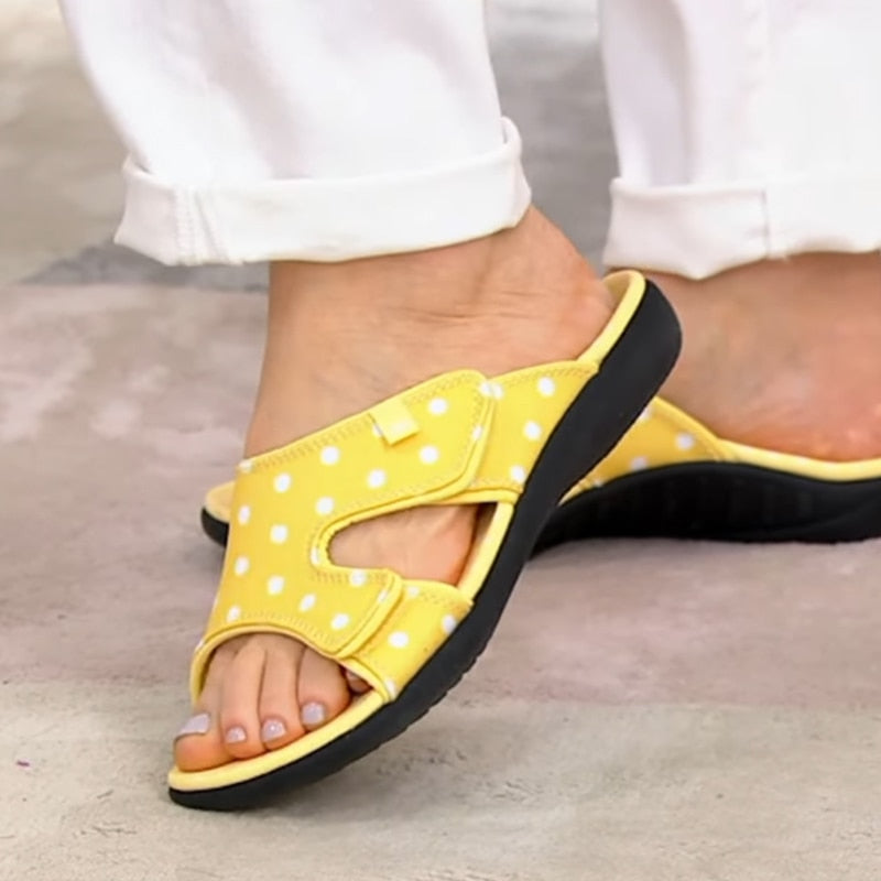 Dina - Behagelige polkaprikkede sandaler