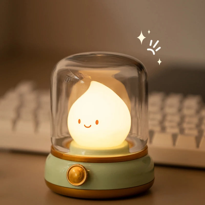 FlameFlicker - Mini genopladelig bordlampe med glød