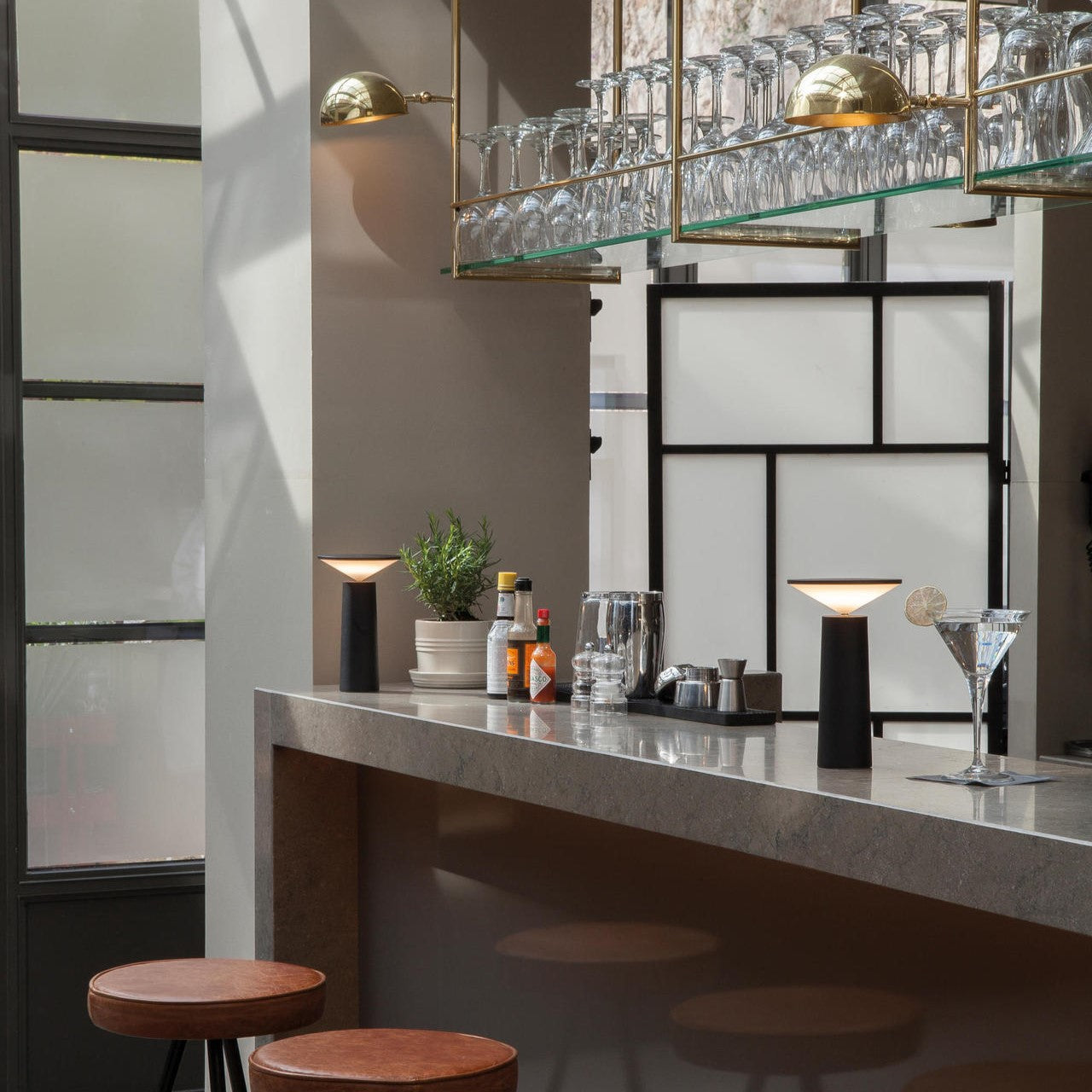 LumiFlex – Justerbar trådløs bordlampe med 360° rotation