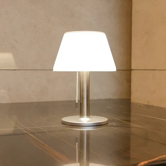 LumaSol - Elegant solar bordlampe