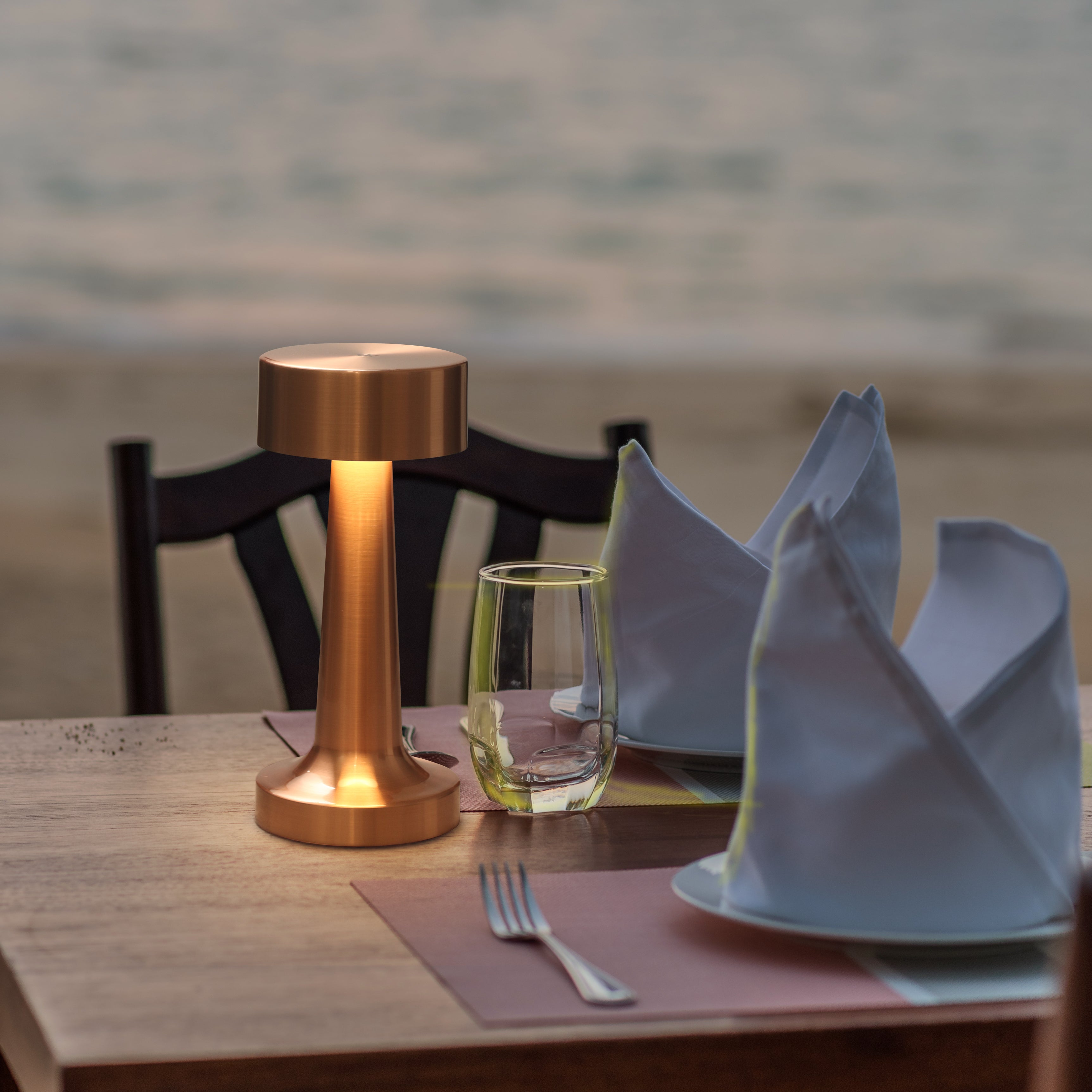 Lumaver | Elegant LED trådløs bordlampe - kobberfinish