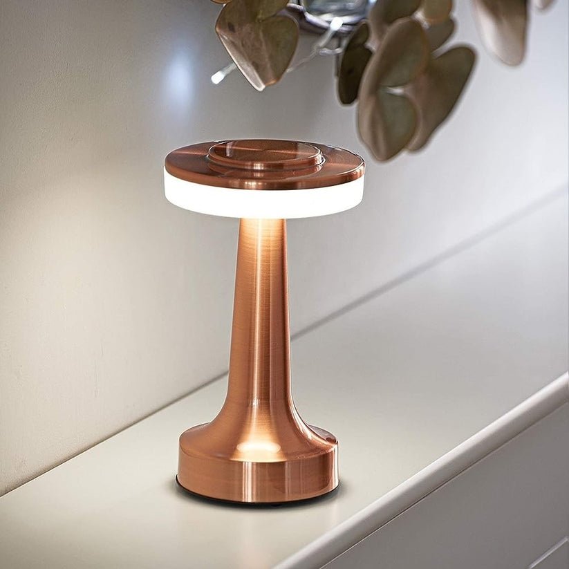 Illumia - Genopladelig Bordlampe