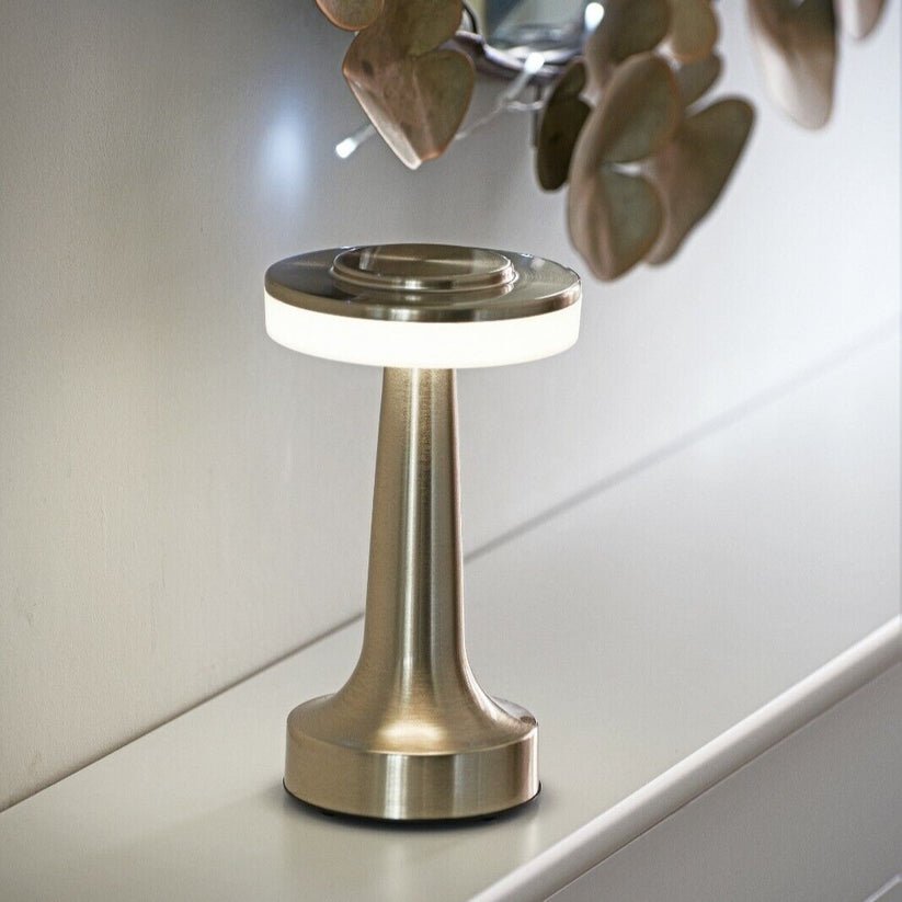 Illumia - Genopladelig Bordlampe