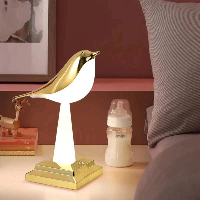 Aviora – Bordlampe med fuglelys