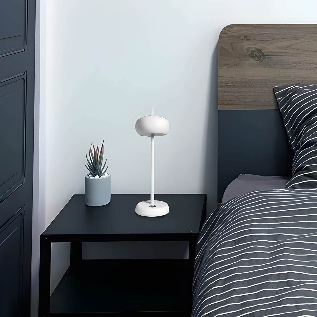 Nivara - Minimalistisk trådløs bordlampe