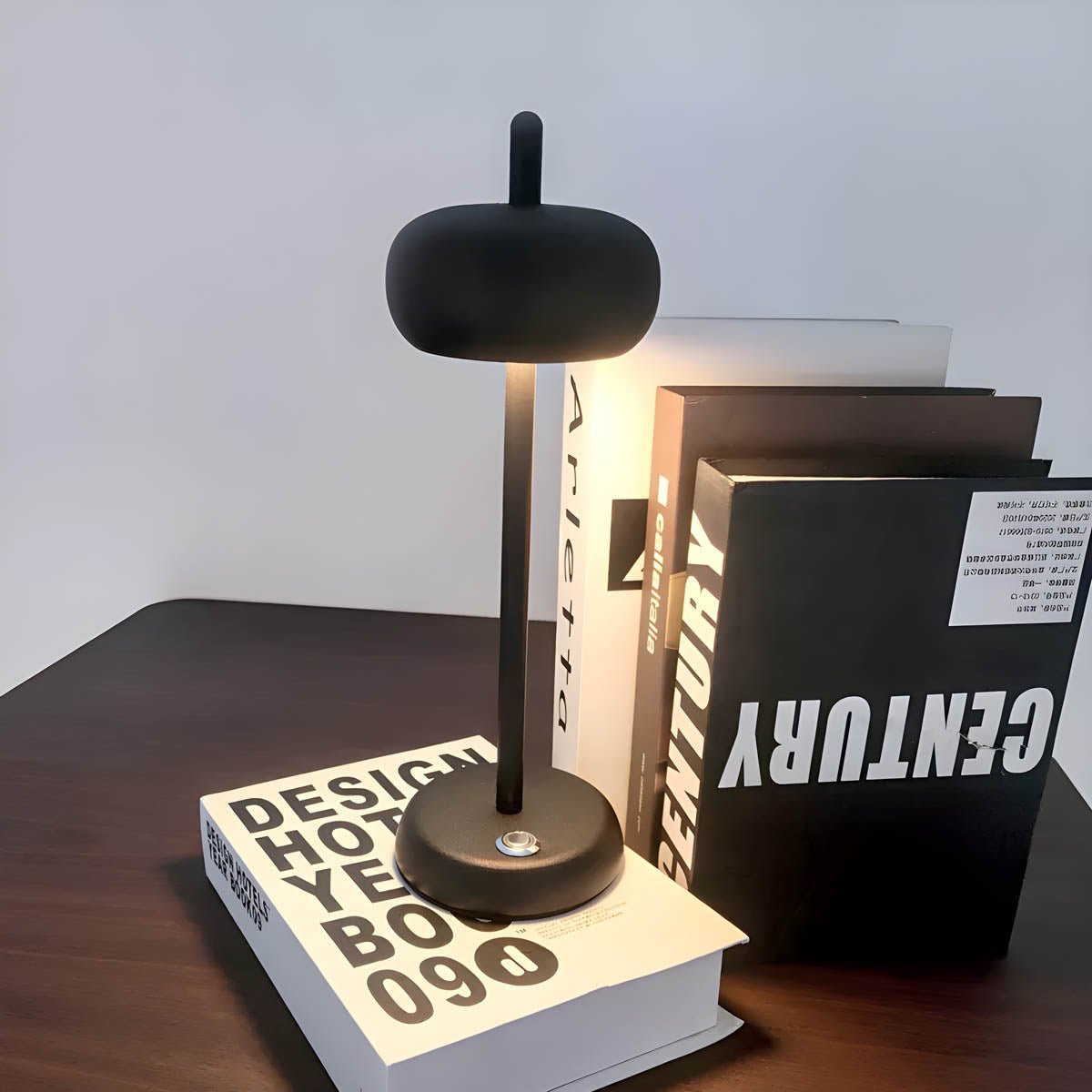 Nivara - Minimalistisk trådløs bordlampe