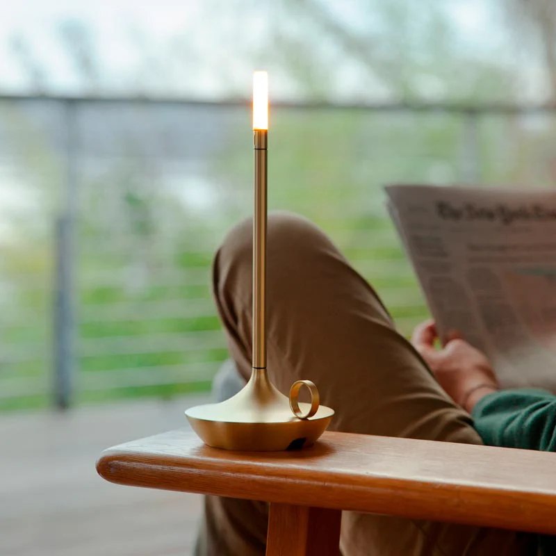 NovaGlow - Glimrende bordlampe