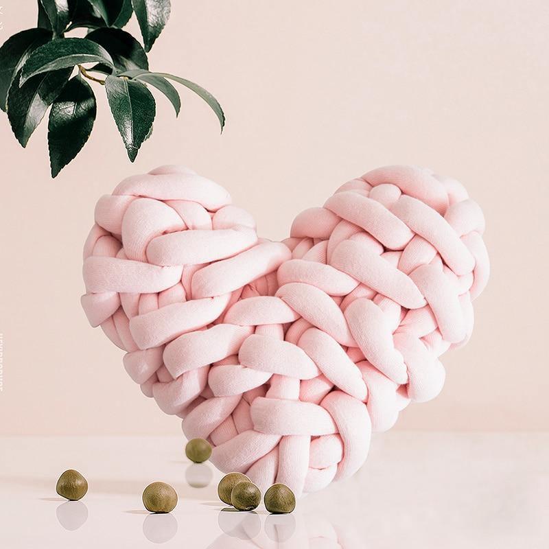 LoveTwist - Hjerteformet strik pude