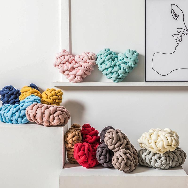 LoveTwist - Hjerteformet strik pude