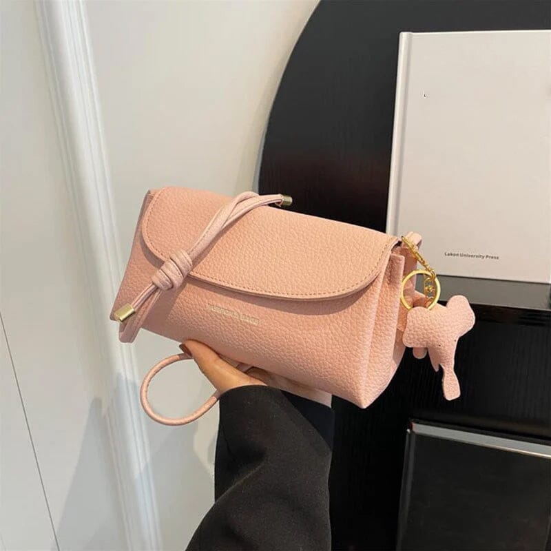 Lacey - Stilfuld crossbody-taske med elefantvedhæng