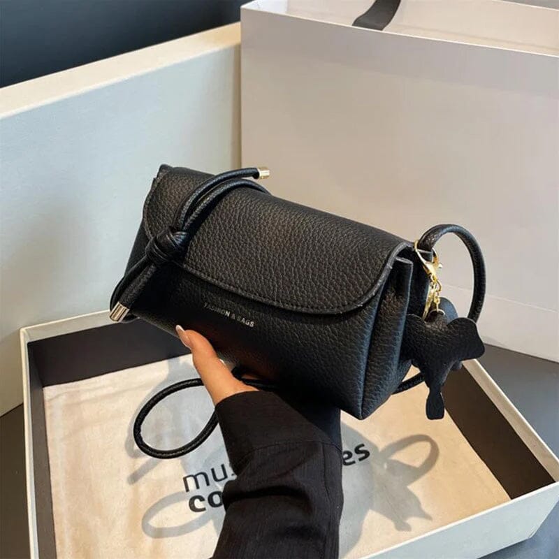 Lacey - Stilfuld crossbody-taske med elefantvedhæng