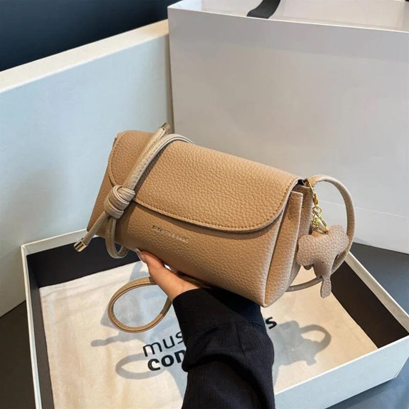 Lacey - Stilfuld crossbody-taske med elefantvedhæng