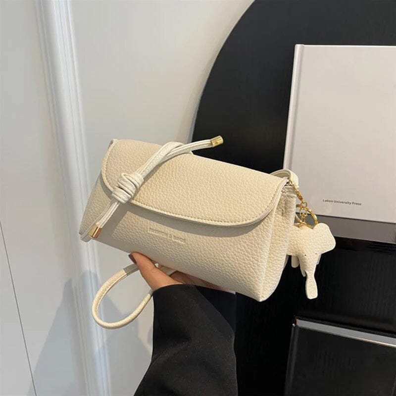 Lacey - Stilfuld crossbody-taske med elefantvedhæng