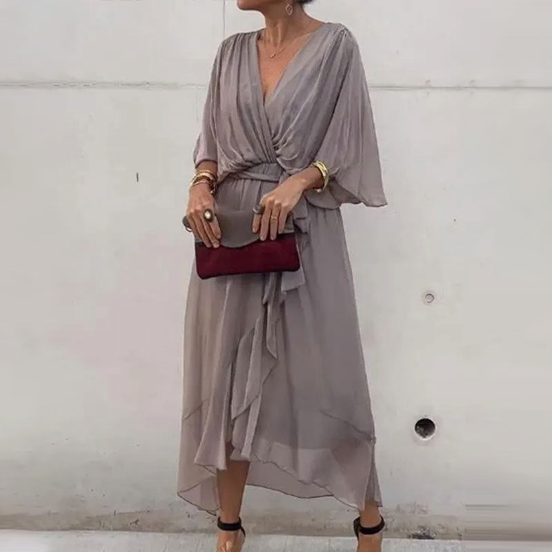 Eglantine - Elegant flow kjole med V-hals